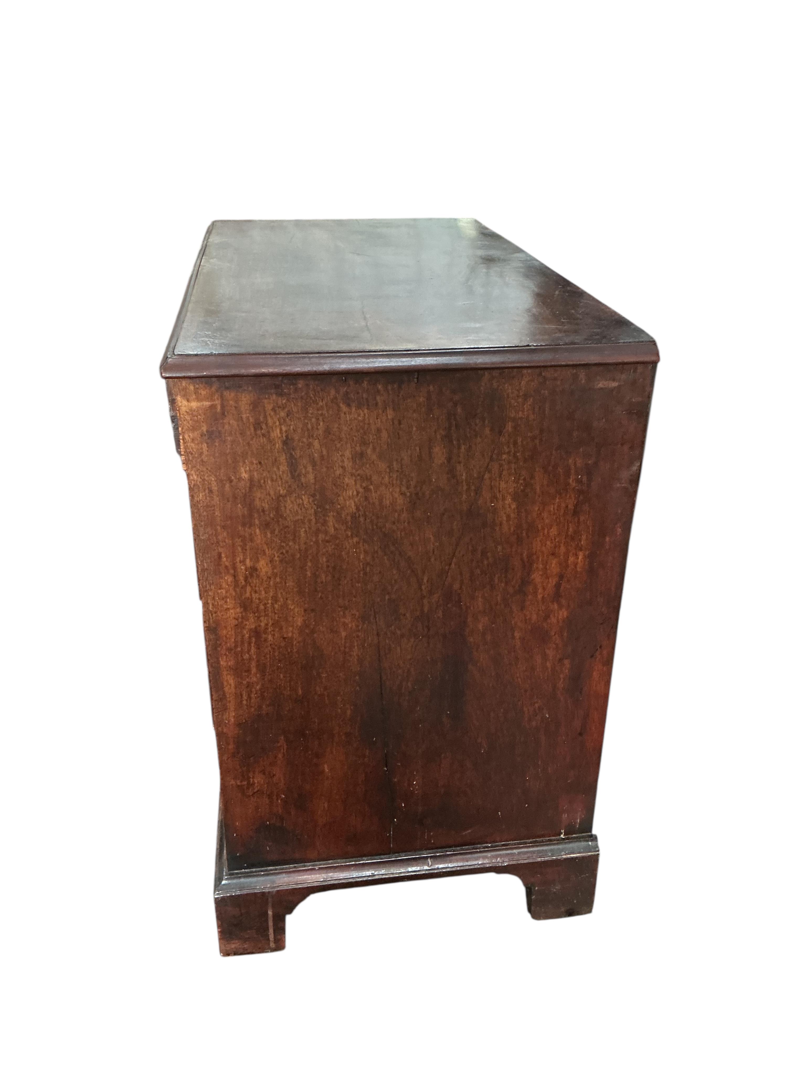 A George III mahogany chest of four drawers, width 92cm, depth 49cm, height 81cm